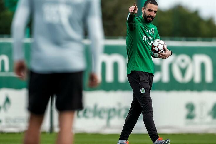 Sporting Renova Com Médio